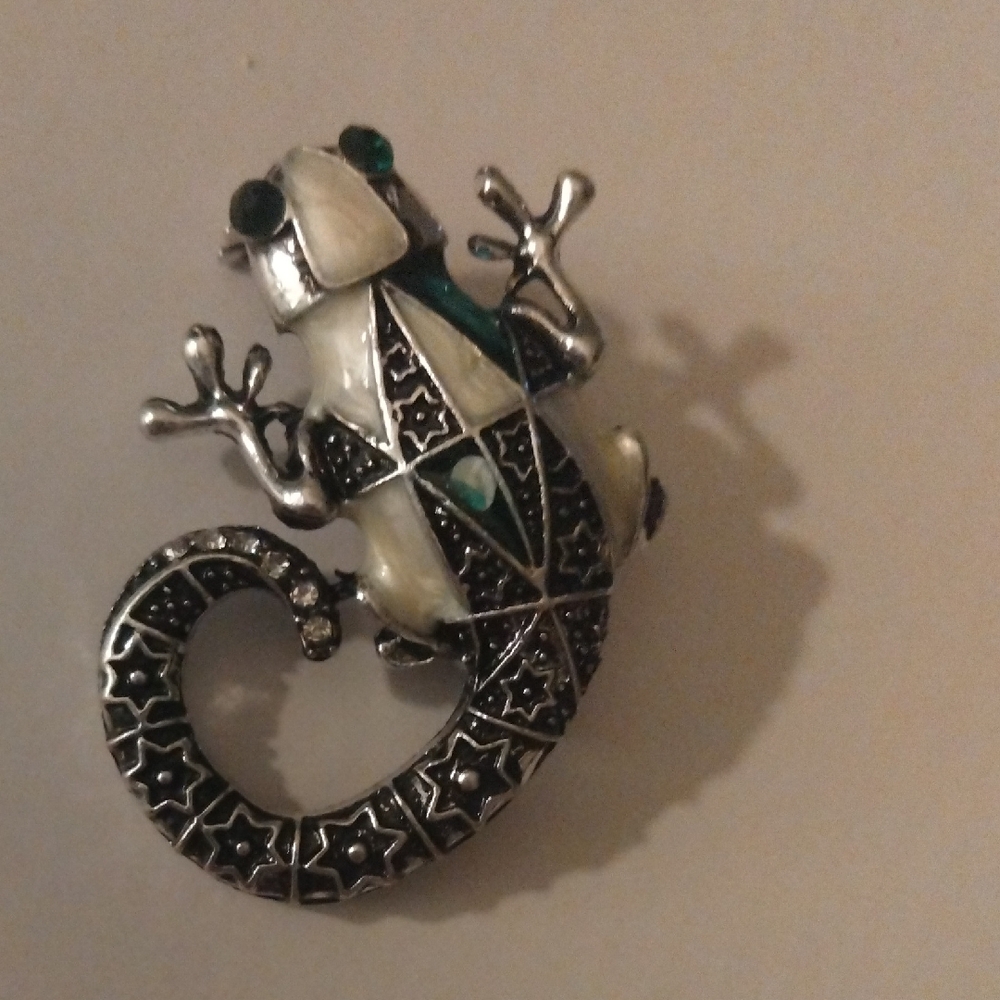 Silver and Black Gecko Lizard Brooch NWT (SKU 1338)